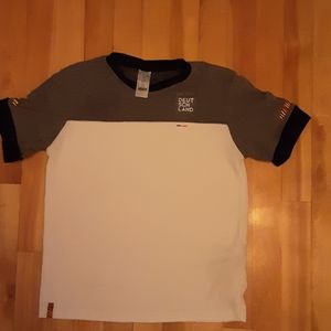 Décathlon shirt size 12